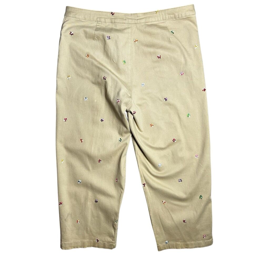 Hannah Women’s Size 14 Embroidered Floral Print Khaki Capris - Picture 2 of 7